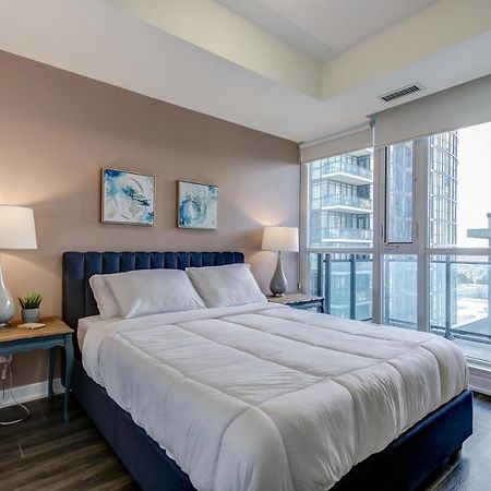 The Benetton Suite - Square One 1 Bedroom + Den + 1 Parking Mississauga Eksteriør bilde