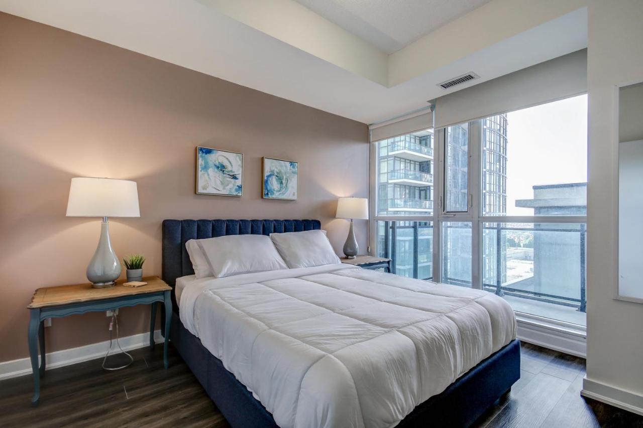 The Benetton Suite - Square One 1 Bedroom + Den + 1 Parking Mississauga Eksteriør bilde